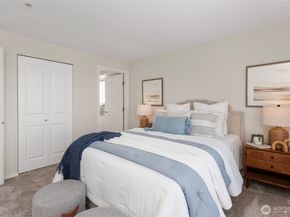 2522 Rucker Avenue 403, Everett WA 98201