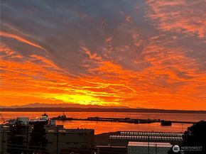 2522 Rucker Avenue 403, Everett WA 98201