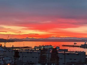 2522 Rucker Avenue 403, Everett WA 98201