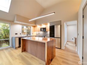 10012 SE 247th Place, Kent WA 98030