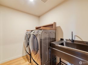 10012 SE 247th Place, Kent WA 98030