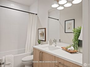 8711 126th Avenue NE, Kirkland WA 98033