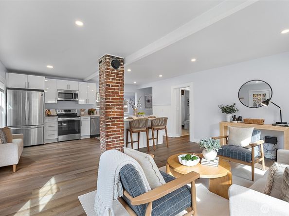 6058 6th Avenue NE, Seattle WA 98115