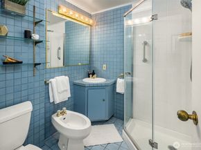 1600 43rd Avenue E 212, Seattle WA 98112