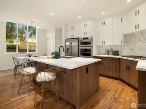 23139 SE 27th Way, Sammamish WA 98075