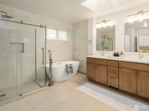 23139 SE 27th Way, Sammamish WA 98075