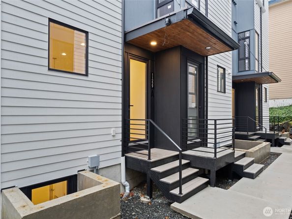 11229 Greenwood Avenue N C, Seattle WA 98133