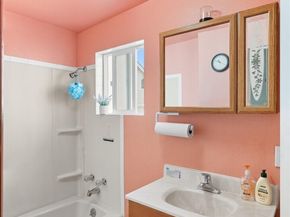 911 Martin Luther King Jr Way, Seattle WA 98122