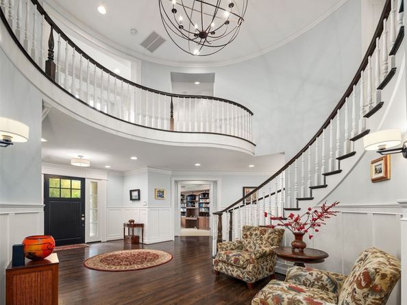 10611 SE 20th Street, Bellevue WA 98004