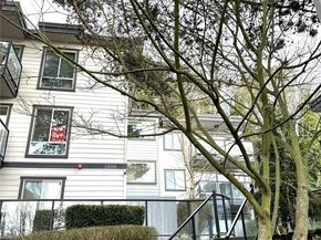 3212 SE 81st C203, Mercer Island WA 98040