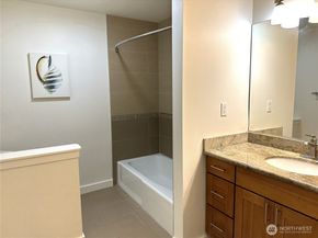 3212 SE 81st Place C203, Mercer Island WA 98040
