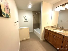 3212 SE 81st Place C203, Mercer Island WA 98040