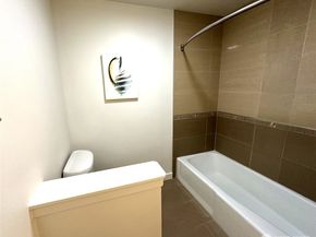 3212 SE 81st C203, Mercer Island WA 98040