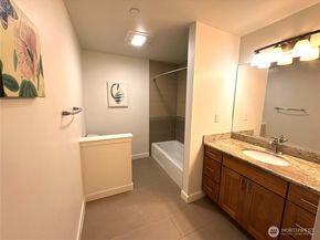 3212 SE 81st C203, Mercer Island WA 98040