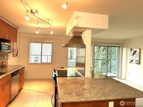 3212 SE 81st C203, Mercer Island WA 98040