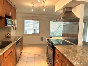 3212 SE 81st C203, Mercer Island WA 98040