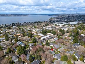6304 110th Avenue NE, Kirkland WA 98033