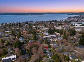6304 110th Avenue NE, Kirkland WA 98033