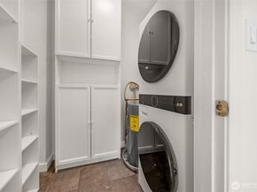 2500 81st Avenue SE 118, Mercer Island WA 98040