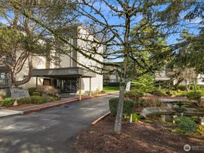 2500 81st Avenue SE 118, Mercer Island WA 98040