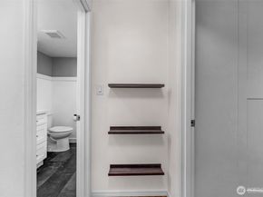 2500 81st Avenue SE 118, Mercer Island WA 98040