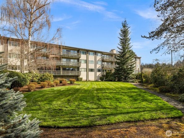 2500 81st Avenue SE 118, Mercer Island WA 98040