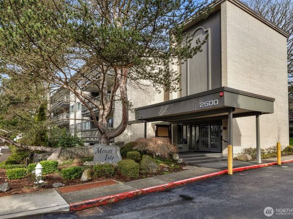 2500 81st Avenue SE 118, Mercer Island WA 98040