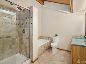 7717 252nd Avenue NE, Redmond WA 98053