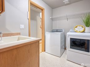 4660 244th Place SE, Sammamish WA 98029