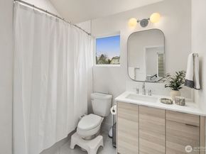 2211 17th Avenue S, Seattle WA 98144