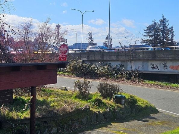 1603 Lakeview Boulevard E, Seattle WA 98102