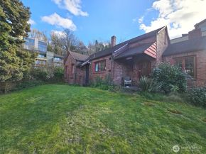 1603 Lakeview Boulevard E, Seattle WA 98102