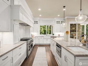 2832 109th Avenue SE, Bellevue WA 98004