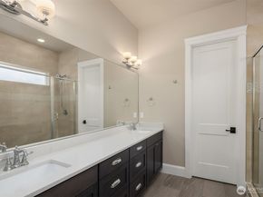 2832 109th Avenue SE, Bellevue WA 98004