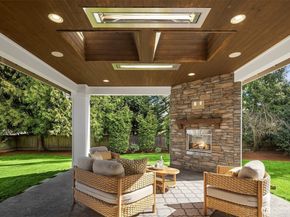 2832 109th Avenue SE, Bellevue WA 98004