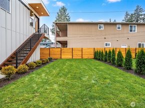 12531 25th Avenue NE Unit B, Seattle WA 98125