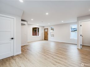 12531 25th Avenue NE Unit B, Seattle WA 98125