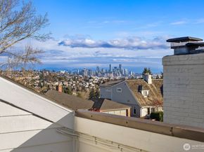 2647 39th Avenue W, Seattle WA 98199