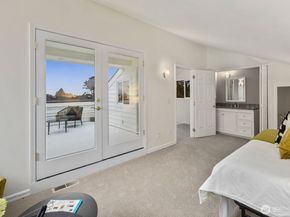 2647 39th Avenue W, Seattle WA 98199