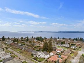 2647 39th Avenue W, Seattle WA 98199
