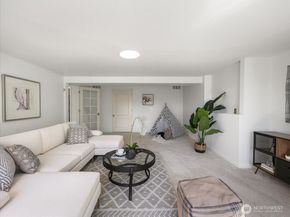 14812 SE 62nd Court, Bellevue WA 98006