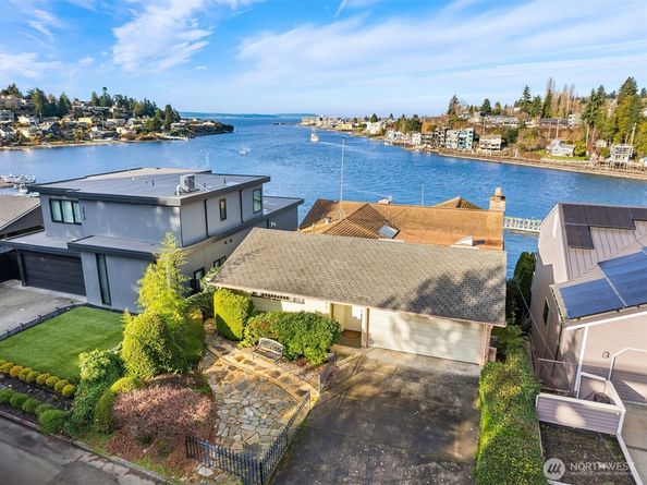 3606 W Commodore Way, Seattle WA 98199