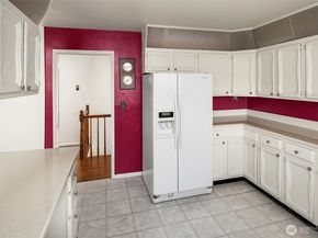 3606 W Commodore Way, Seattle WA 98199