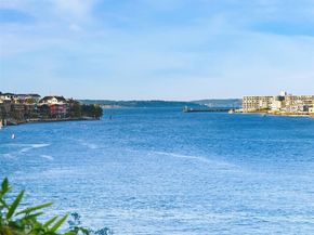 3606 W Commodore Way, Seattle WA 98199