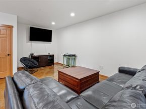 3040 Classic Avenue NE, Bremerton WA 98310