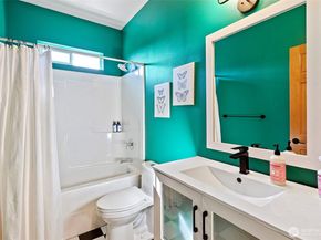 3040 Classic Avenue NE, Bremerton WA 98310