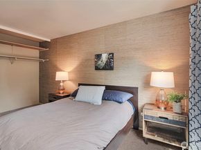 2500 81st Avenue SE 329, Mercer Island WA 98040