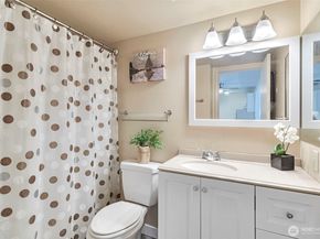 2500 81st Avenue SE 329, Mercer Island WA 98040