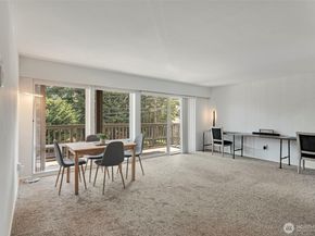 2500 81st Avenue SE 329, Mercer Island WA 98040