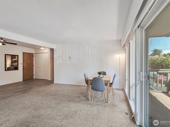 2500 81st Avenue SE 329, Mercer Island WA 98040